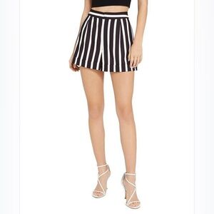 Alice +Olivia Moondust Black and White Striped shorts size 10
